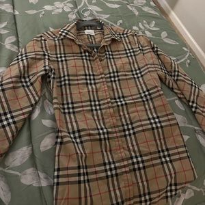 BURBERRY WOMENS SHIRT SIZE 4 (small)